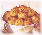 picture of tin of macaroons